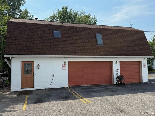 2436 Niagara Rd, Niagara Falls, NY, 14304-2017 | Card Image