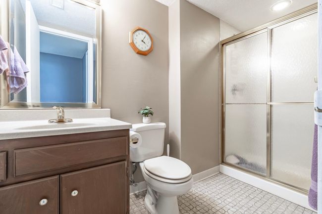 Main floor Bathroom with standing shower.jpg | Image 27