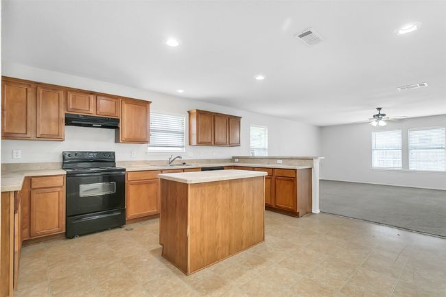 10745 Kittering Trl, House other with 3 bedrooms, 2 bathrooms and null parking in Haslet TX | Image 4