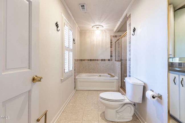 024-1920x1080-master-bathroom | Image 26