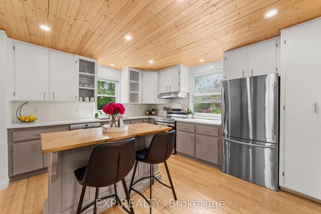 33202 Back St, House other with 3 bedrooms, 2 bathrooms and 4 parking in Iona Station ON | Image 6