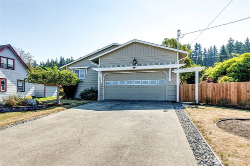618 Whidby Ave, Port Angeles, WA, 98362-6772 | Card Image