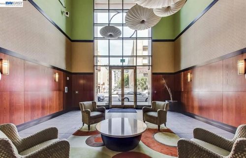 208-423 423 7th St, Oakland, CA, 94607 | Card Image