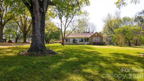 9730 Mount Holly Hntrsvlle Rd, Huntersville, NC, 28078-7607 | Card Image