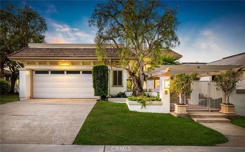 31 Saint Tropez, Newport Beach, CA, 92660-6834 | Card Image