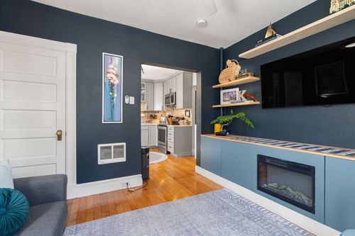 apt-1-15 Lynde St, Salem, MA, 01970-3423 | Card Image