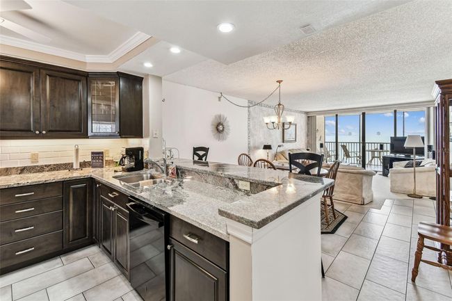 APT-504 - 15462 Gulf Blvd, Condo with 2 bedrooms, 2 bathrooms and null parking in MADEIRA BEACH FL | Image 4