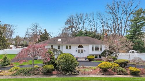65 Pine Hill Ln, Dix Hills, NY, 11746-6532 | Card Image