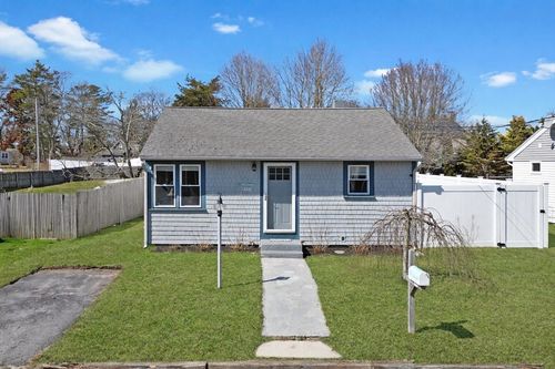 12 Mason Street Ext, Buzzards Bay, MA, 02532-5329 | Card Image
