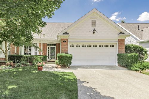 190 Rosebury Ct, Mayfield Heights, OH, 44124-3624 | Card Image