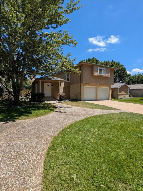 2715 S Brompton Dr, Pearland, TX, 77584-2208 | Card Image