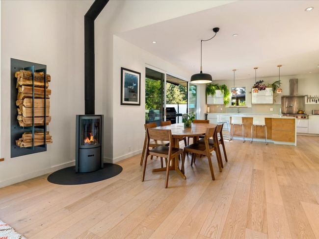 2258 Windsail Pl, House other with 5 bedrooms, 5 bathrooms and 7 parking in Squamish BC | Image 4