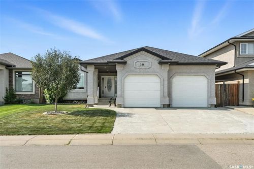 214 Lakeridge Dr, Warman, SK, S0K0A1 | Card Image