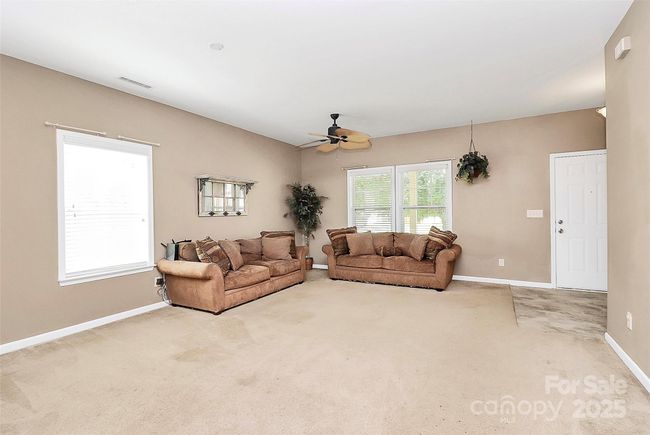 Living/Dining | Image 15