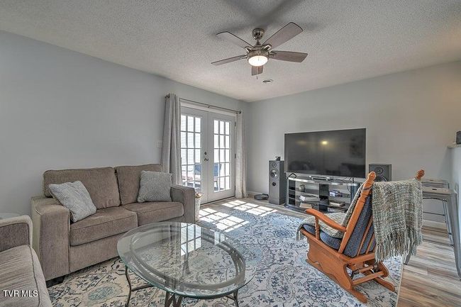 3 - 2023 Weaver Pike, Condo with 2 bedrooms, 2 bathrooms and null parking in Bristol TN | Image 9