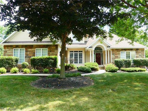 7395 Hunting Lake Dr, Concord Township, OH, 44077-8915 | Card Image
