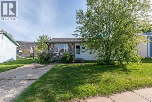 4743 Barr Cres, Lloydminster, SK, S9V0L3 | Card Image