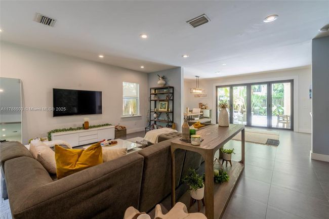 3187 - 3187 Lamb Ct, Townhouse with 3 bedrooms, 3 bathrooms and null parking in Coconut Grove FL | Image 6