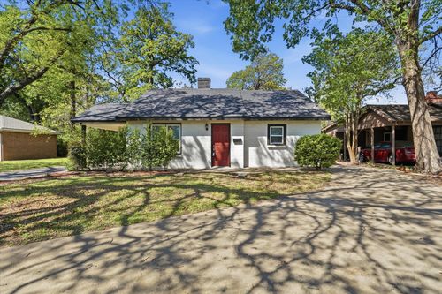 711 Roberts Cut Off Rd, River Oaks, TX, 76114-3316 | Card Image