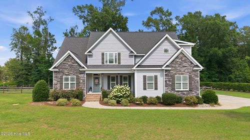 957 Bedford Heights Dr, Grimesland, NC, 27837-9643 | Card Image
