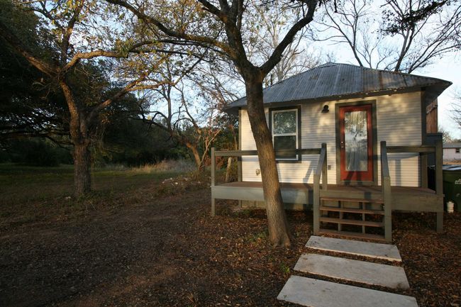 1001 S Main St, House other with 1 bedrooms, 1 bathrooms and null parking in Burnet TX | Image 5