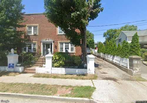 41 1/2 Avenue A, Port Washington, NY, 11050-2475 | Card Image