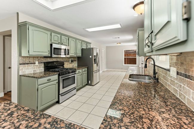 1807 Iris Ln, House other with 4 bedrooms, 3 bathrooms and 4 parking in Cedar Park TX | Image 9