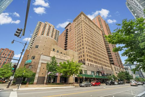 1907-40 E 9th St, Chicago, IL, 60605-2136 | Card Image