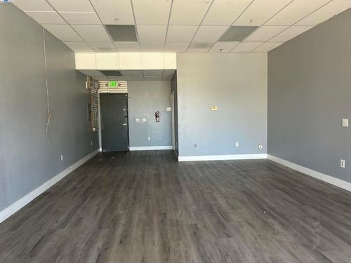 528 W Tennyson Rd, Hayward, CA, 94544-5234 | Card Image