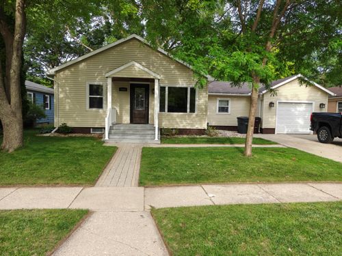 1934 Center St, East Troy, WI, 53120-1208 | Card Image