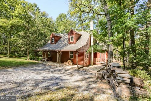 605 2nd Narrows Rd, New Germantown, PA, 17071 | Card Image