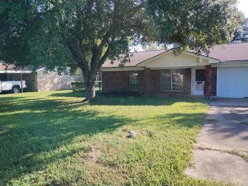 105 Newcastle St, Victoria, TX, 77905-5425 | Card Image