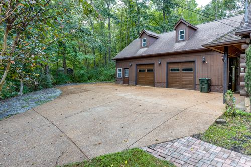 6738 Quiet Ln, Brentwood, TN, 37027-8307 | Card Image
