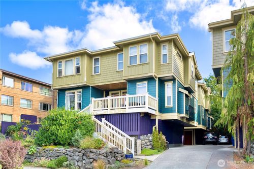 b-422 Federal Ave E, Seattle, WA, 98102-5012 | Card Image