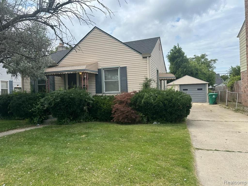 Juliana Ave, Eastpointe, MI 48021