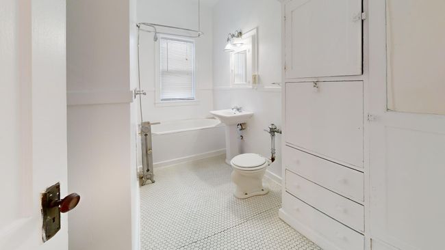 3127--Aldrich-Ave-S-Bathroom.jpg | Image 16