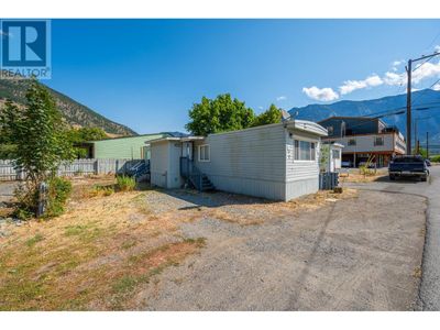 1091 Russel St, House other with 4 bedrooms, 2 bathrooms and null parking in Lillooet BC | Image 3