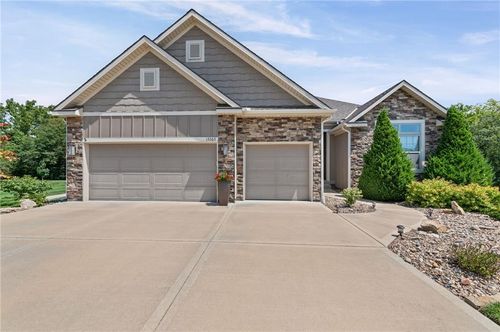 13365 N Silver Ridge Dr, Platte City, MO, 64079-4518 | Card Image