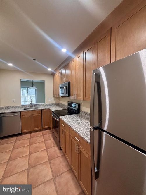 10242 Ridgeline Dr, MONTGOMERY VILLAGE, MD, 20886-3010 | Card Image