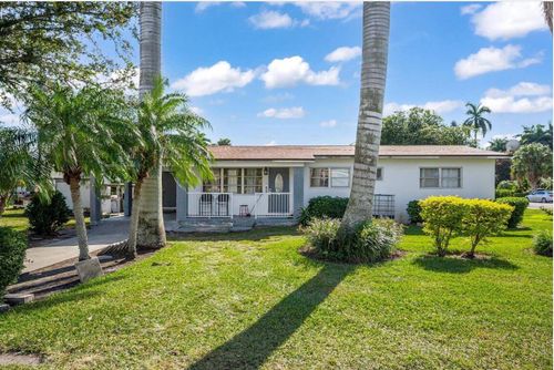 754 Fern Street, Pahokee, FL, 33476 | Card Image