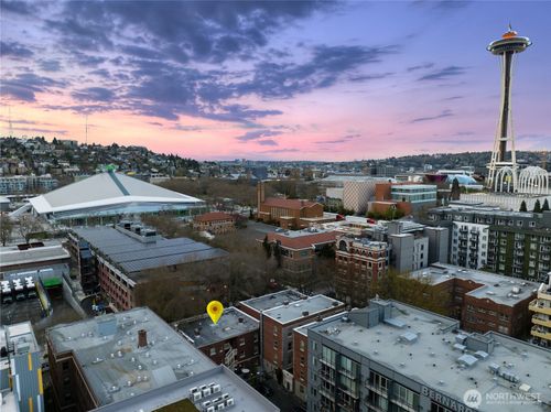 9-117 John St, Seattle, WA, 98109-4923 | Card Image