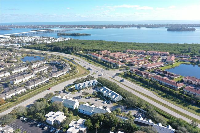 APT-101 - 1135 3 Rd Ave, House attached with 2 bedrooms, 2 bathrooms and null parking in Vero Beach FL | Image 4