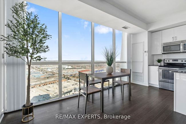 2406 - 2900 Highway 7 Road, Condo with 2 bedrooms, 2 bathrooms and null parking in Vaughan ON | Image 8