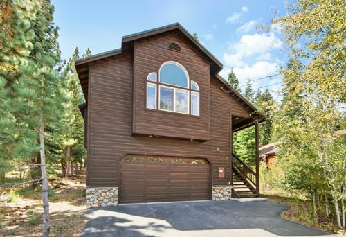 12170 Viking Way, Truckee, CA, 96161-7042 | Card Image