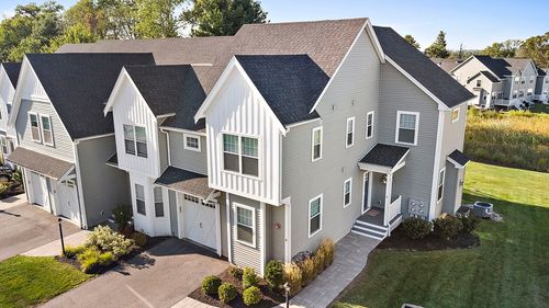 8-8 Winning Farm Rd, Woburn, MA, 01801-5867 | Card Image