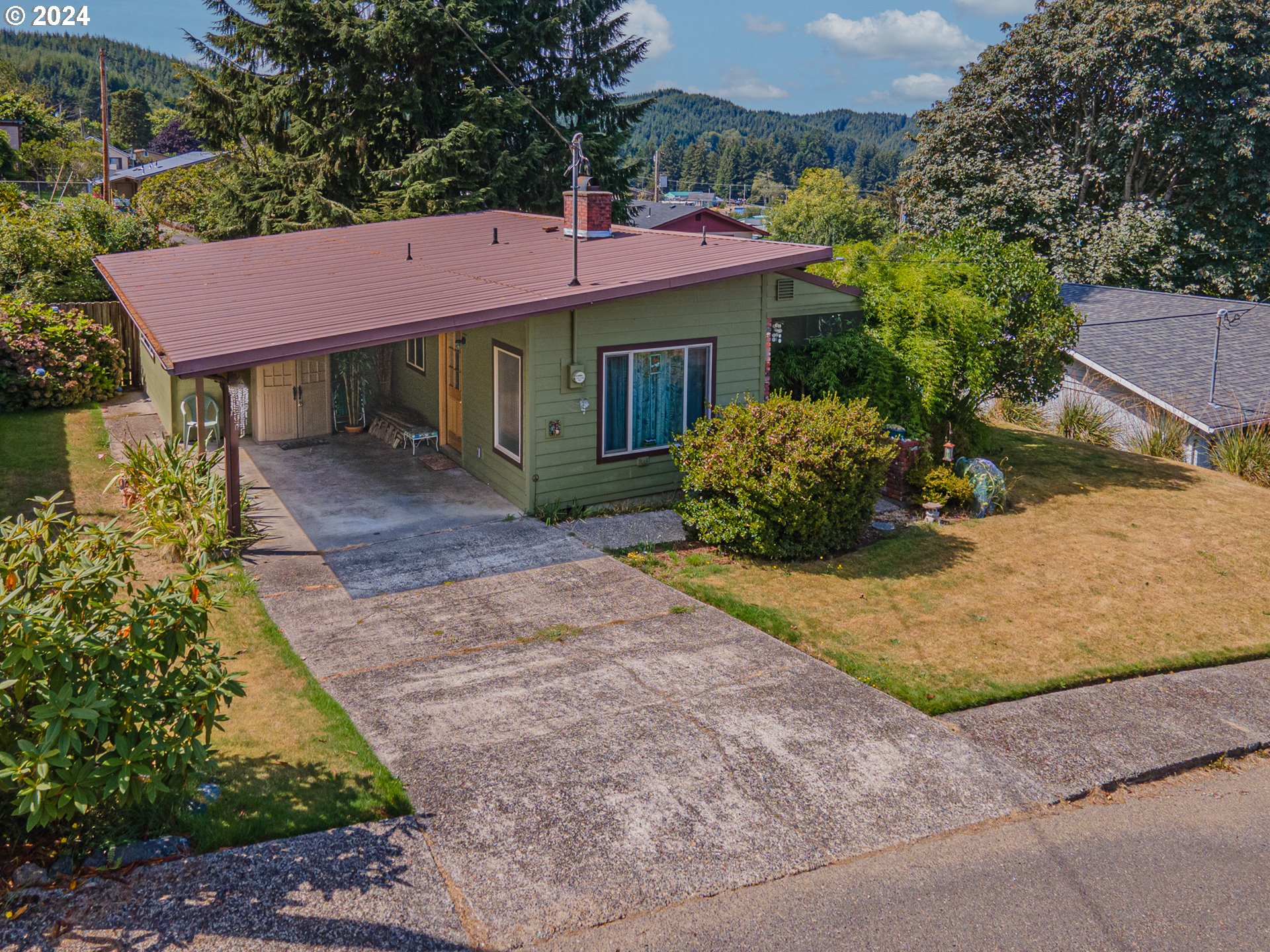 Hill Dr, Reedsport, OR 97467