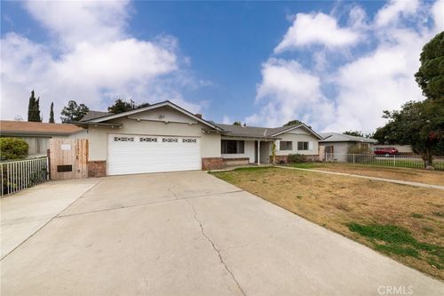 3825 Bianchi, Bakersfield, CA, 93309 | Card Image