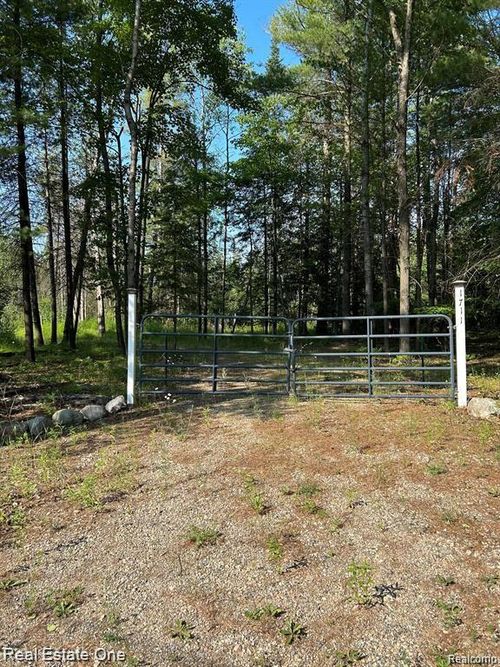 1711 N Ogemaw Trl, West Branch, MI, 48661 | Card Image