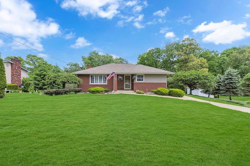 117 Birnesser Dr, Beaver Falls, PA, 15010-1019 | Card Image