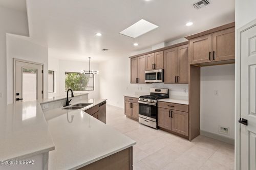 1374 W Blooming Desert Way, Oro Valley, AZ, 85737-9004 | Card Image